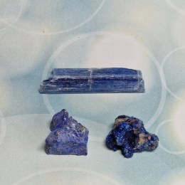 azurit-disthen-lapis-lazuli-balicek-surovych-kamenov-3ks-02