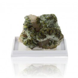 epidot-zbierkovy-mineral-32-56g-01