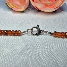 hessonit-granat-fazetovany-nahrdelnik-49-cm-o-gul-5x2-5-6x3-mm-04