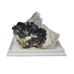 ilvait-calcit-zbierkovy-mineral-59-25g-01