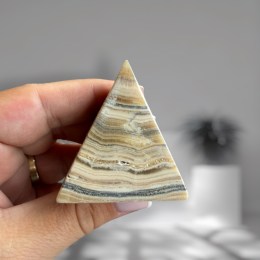 kalcit-zebra-pyramida-4-1x4-5-cm-01