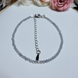 labradorit-fazetovany-naramok-so-zapinanim-z-chirurgickej-ocele-gul-o-2-mm-02