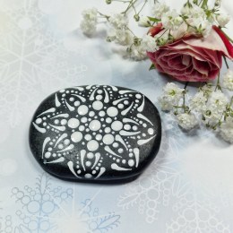lavovy-kamen-mandala-o-5-9x4-5-cm-03