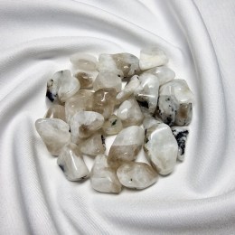 mesacny-kamen-biely-15-25-mm-balicek-tromlovanych-kamenov-90g-01