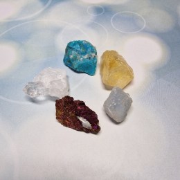 mini-zbierka-kristal-covellit-celestin-chryzokol-citrin-balicek-surovych-kamenov-5ks-01
