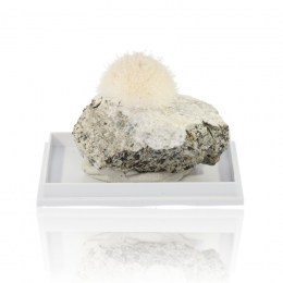 natrolit-zbierkovy-mineral-40-69g-01