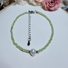 olivin-fazetovany-perla-naramok-so-zapinanim-z-chirurgickej-ocele-gul-o-2-mm-02