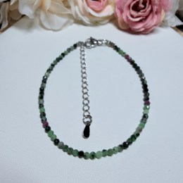 rubin-v-zoisite-fazetovany-naramok-so-zapinanim-z-chirurgickej-ocele-gul-o-2-mm-02