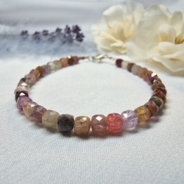 spinel-fazetovany-naramok-17-cm-o-kocky-4x4-mm-01