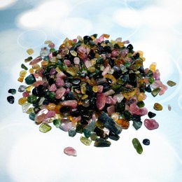 turmalin-mix-farieb-balicek-tromlovanych-kamenov-90g-02